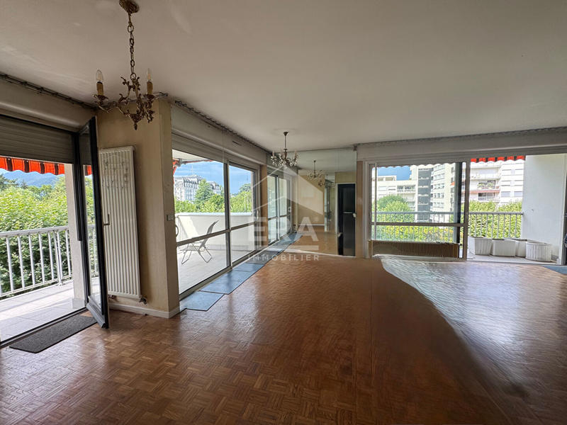 Appartement - 112 m² - 3 pièces