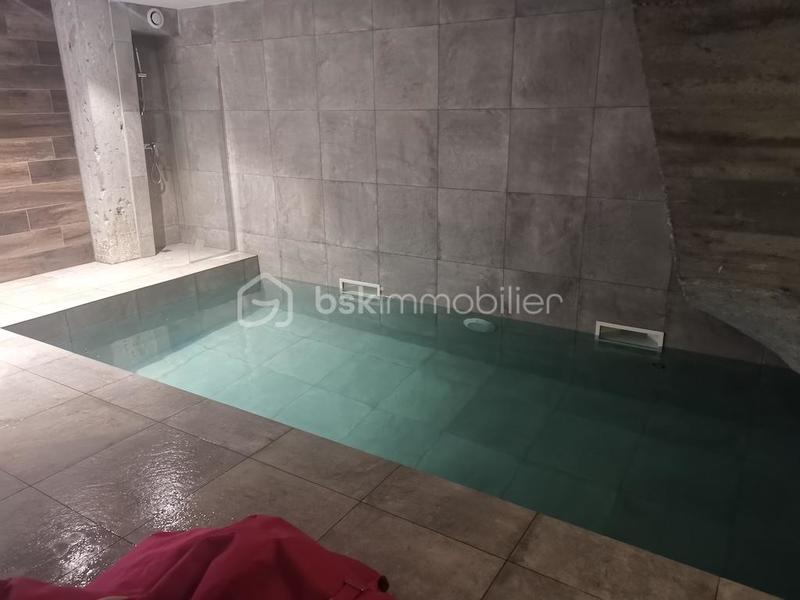 Appartement - 190 m² - 10 pièces