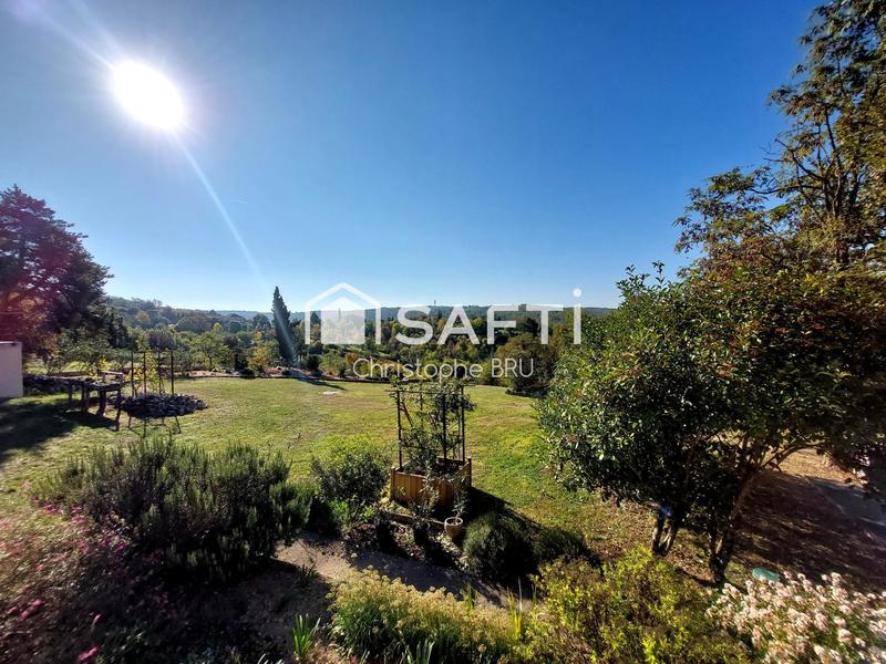 Maison - 215 m² - 6 pièces