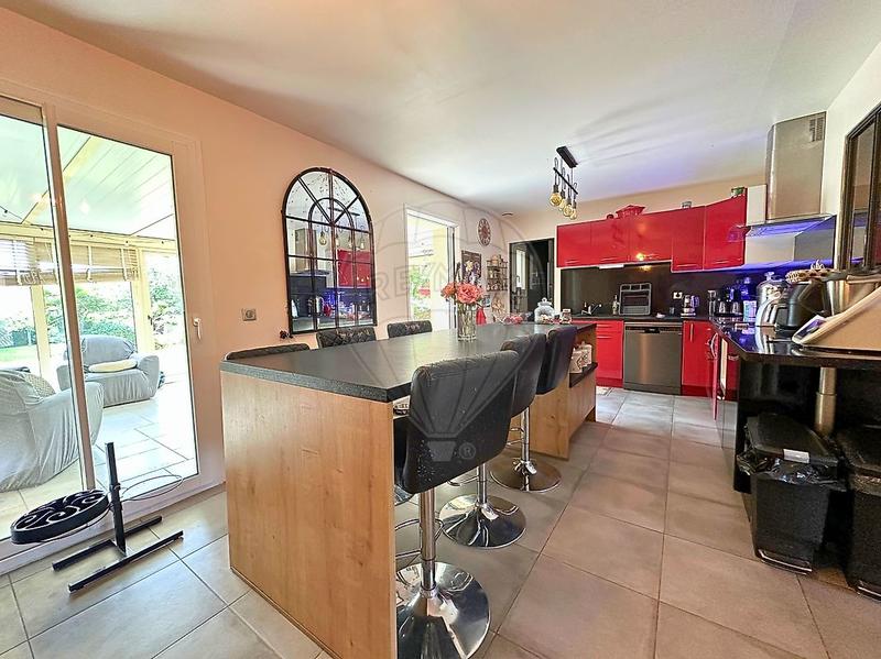 Maison - 183 m² - 7 pièces