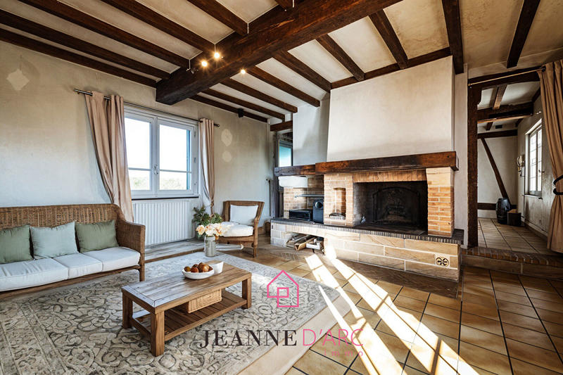 Maison - 210 m² - 8 pièces