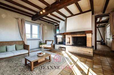 Maison - 210 m² - 8 pièces