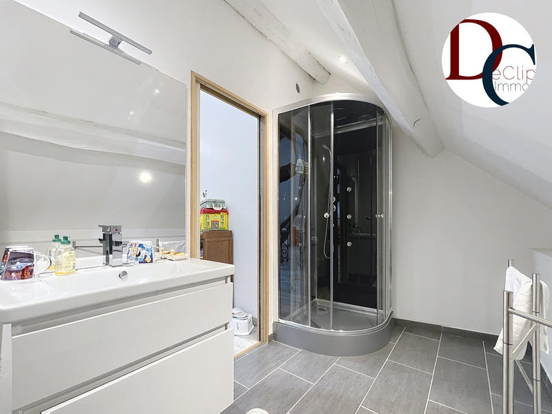 Maison - 226 m² - 8 pièces