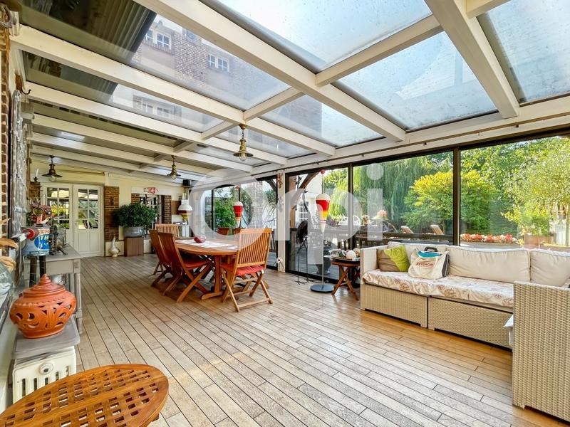 Moulin - 550 m² - 7 pièces