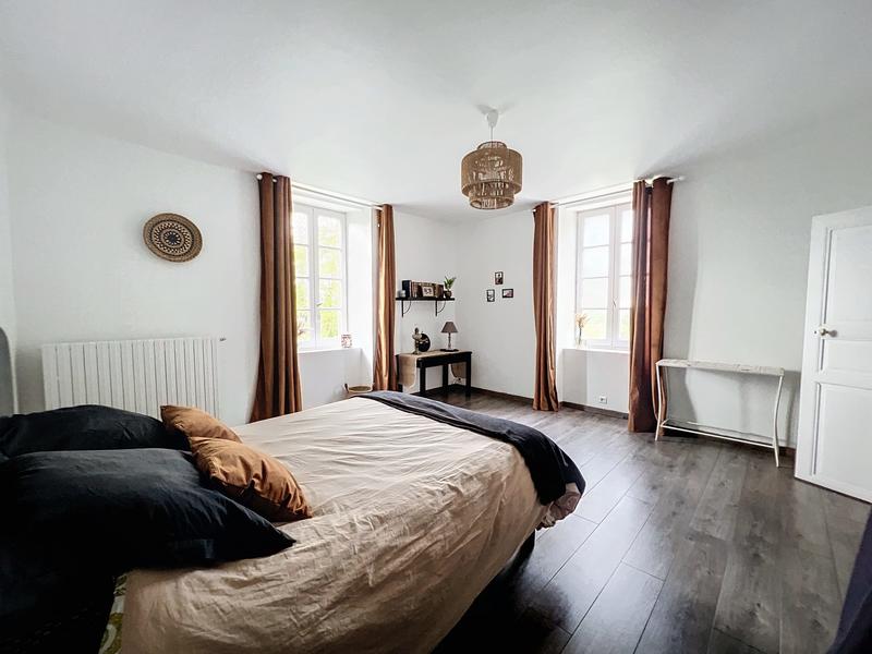 Maison - 400 m² - 12 pièces