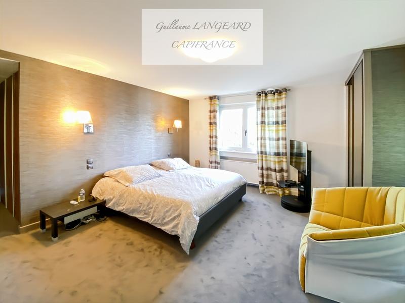 Maison - 346 m² - 9 pièces