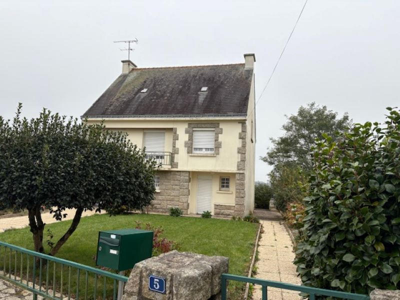 Maison - 95 m² - 4 pièces