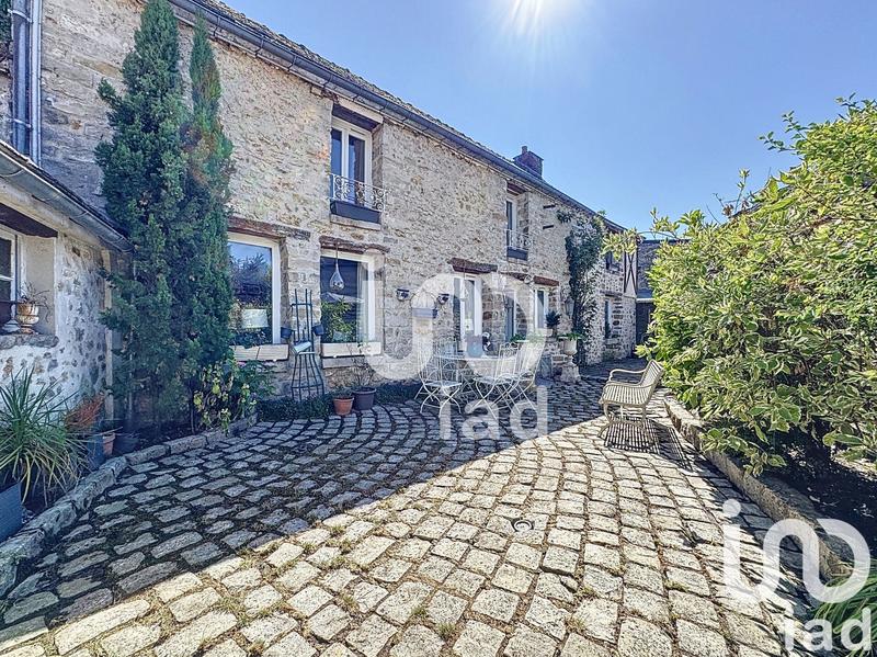 Maison - 99 m² - 5 pièces