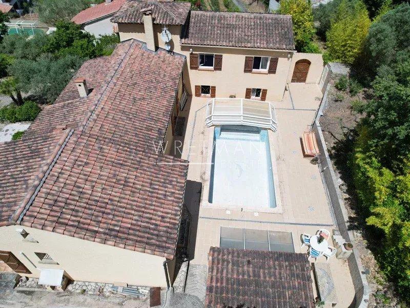 Maison - 140 m² - 7 pièces