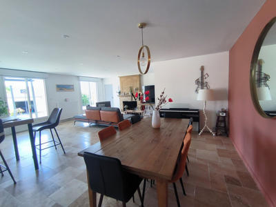 Maison - 200 m² - 8 pièces