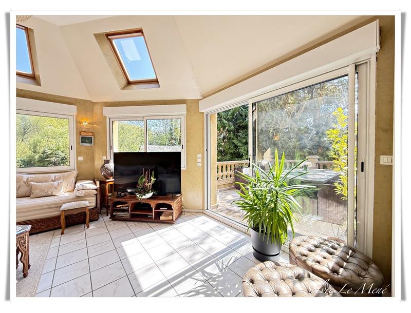 Maison - 290 m² - 12 pièces