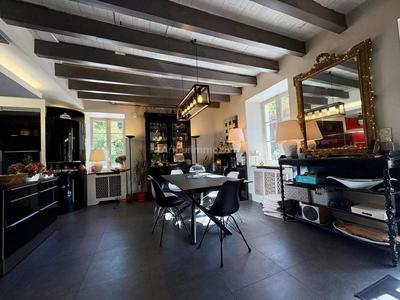 Maison - 231 m² - 10 pièces