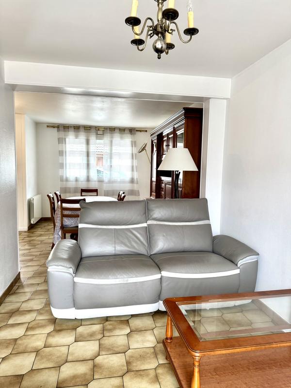 Maison traditionnelle - 79 m² - 4 pièces