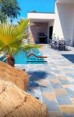 Villa - 240 m² - 6 pièces