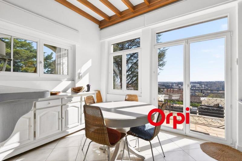 Maison - 343 m² - 6 pièces