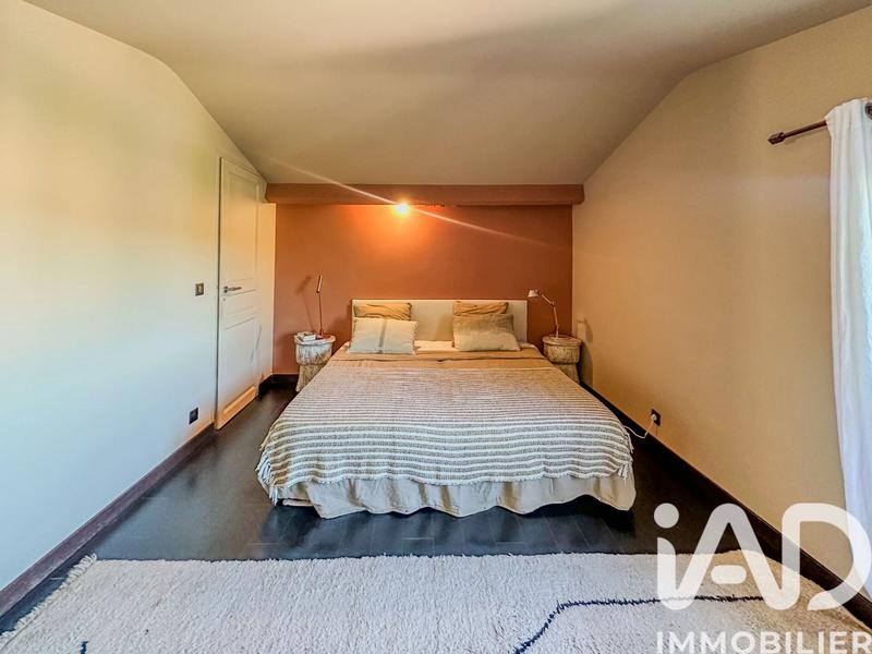 Maison - 180 m² - 7 pièces