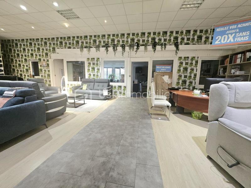 Local d'activité / Entrepôt - 1 930 m² - 5 pièces