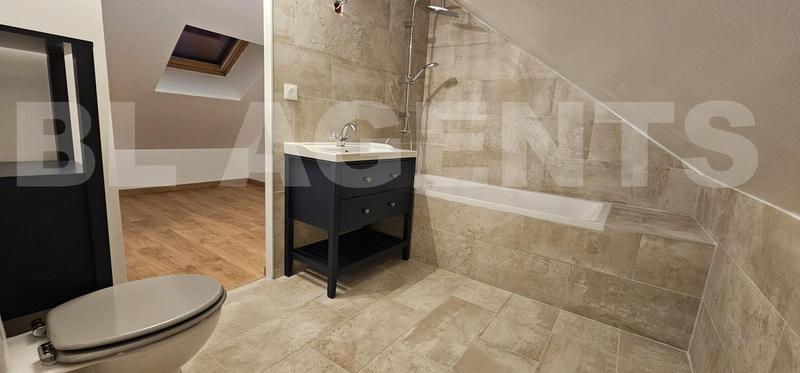 Maison de bois - 159 m² - 6 pièces