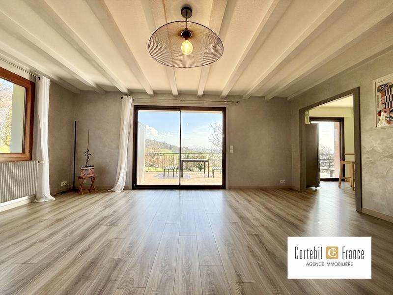 Villa - 213 m² - 5 pièces