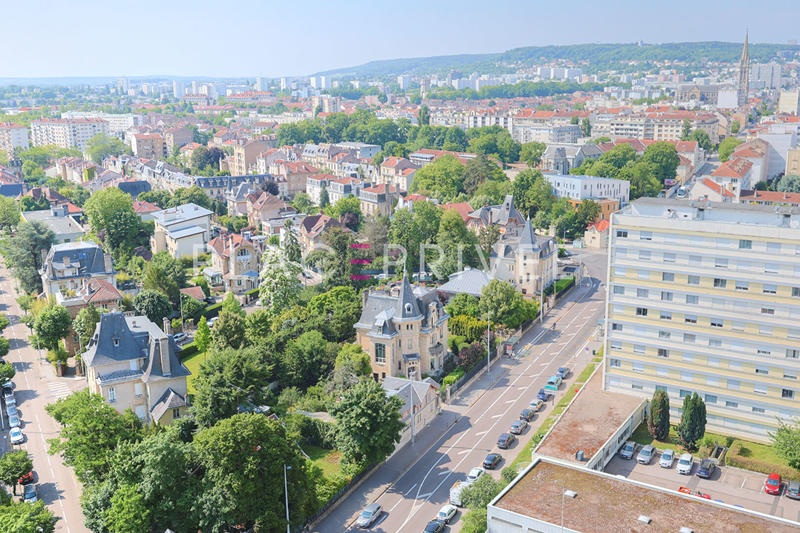 Appartement - 99 m² - 4 pièces