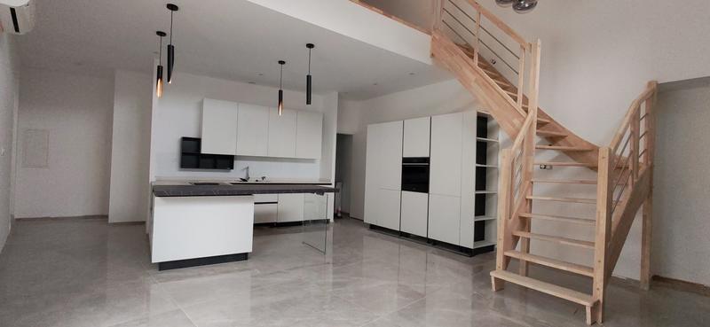 Appartement - 80 m² - 2 pièces