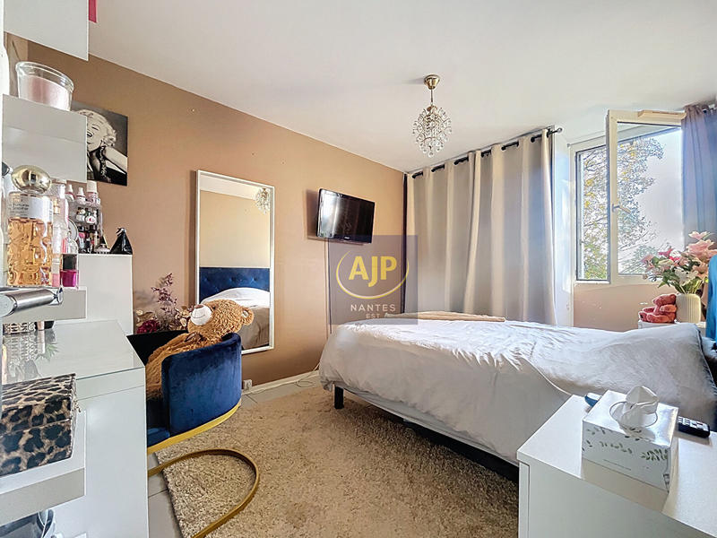 Appartement - 81 m² - 4 pièces