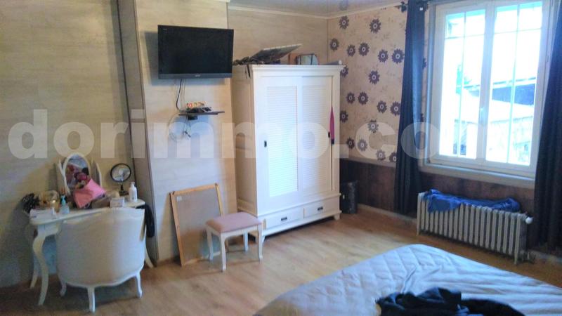 Maison - 248 m² - 10 pièces