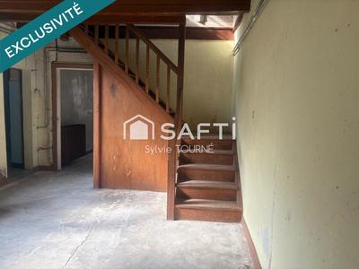 Maison - 185 m² - 9 pièces