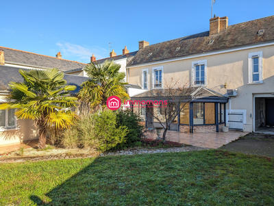 Maison - 220 m² - 9 pièces