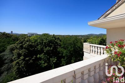 Appartement - 209 m² - 7 pièces