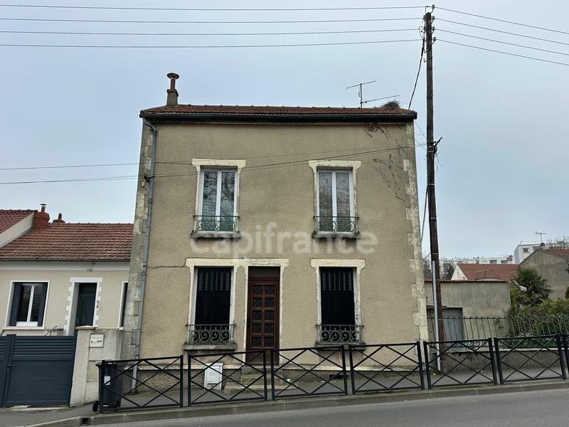 Maison - 228 m² - 10 pièces