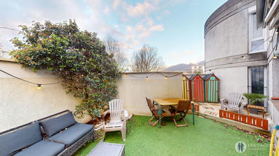 Appartement - 100 m² - 5 pièces