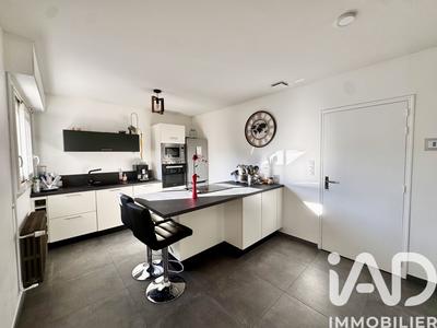 Maison - 104 m² - 6 pièces