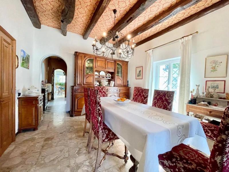 Maison - 177 m² - 7 pièces