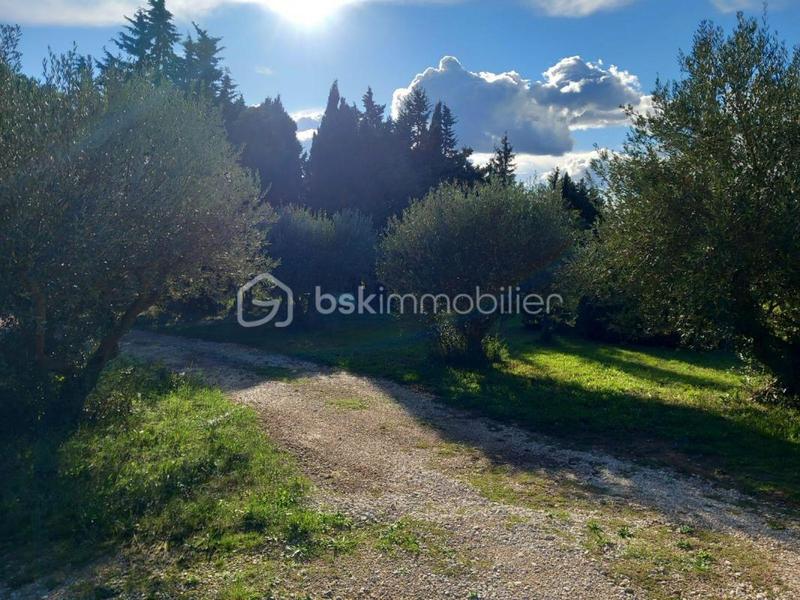 Terrain industriel - 2 376 m²