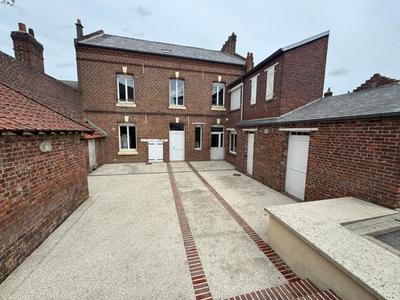 Maison - 200 m² - 8 pièces