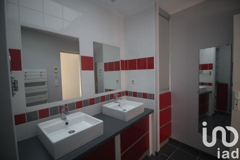 Maison - 209 m² - 8 pièces