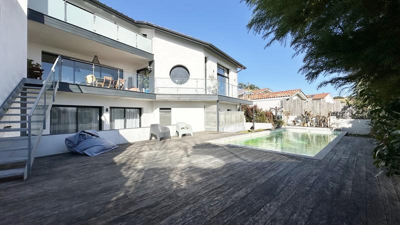 Maison d'architecte - 232 m² - 6 pièces