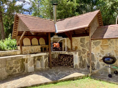 Maison - 239 m² - 9 pièces