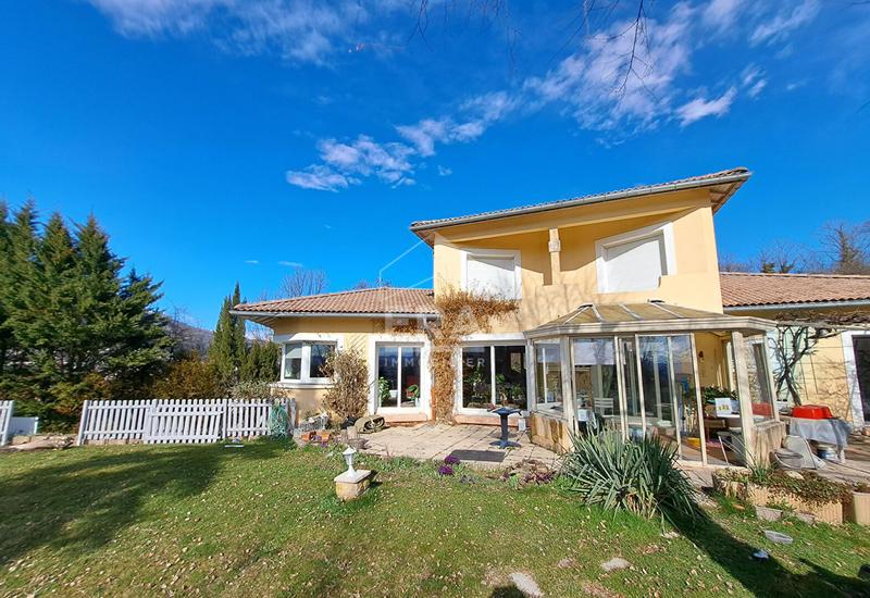 Maison - 168 m² - 6 pièces