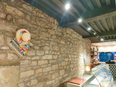 Fonds de commerce - Magasins - 73 m²