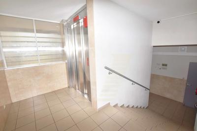 Local commercial - 282 m²