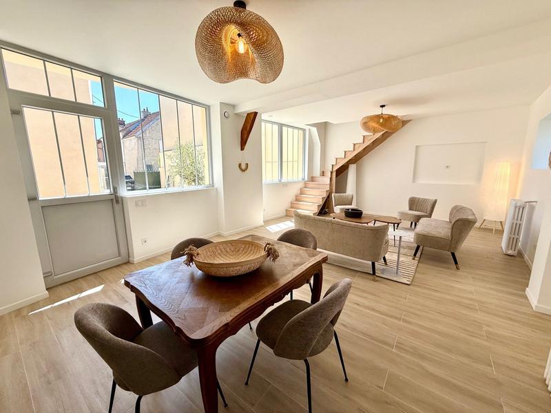 Maison ancienne - 177 m² - 8 pièces