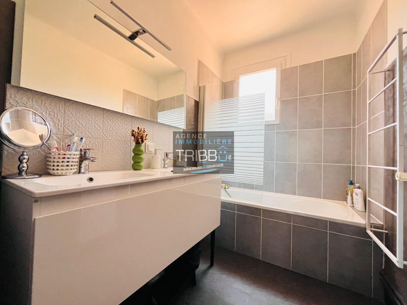 Appartement - 90 m² - 4 pièces