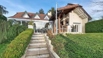 Maison traditionnelle - 209 m² - 8 pièces