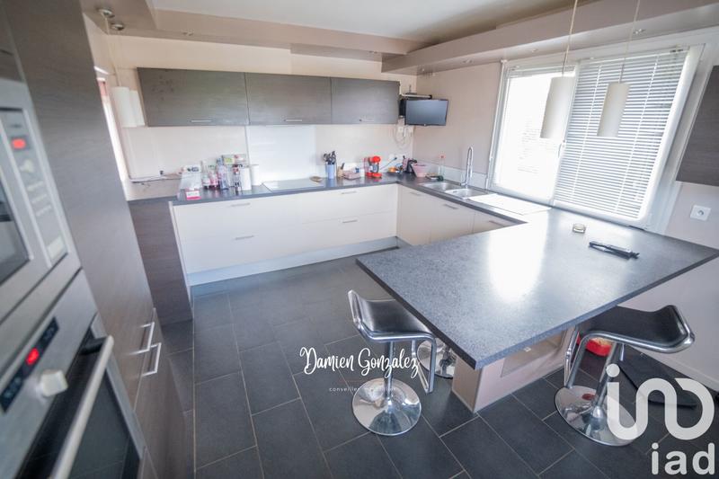 Maison - 217 m² - 6 pièces