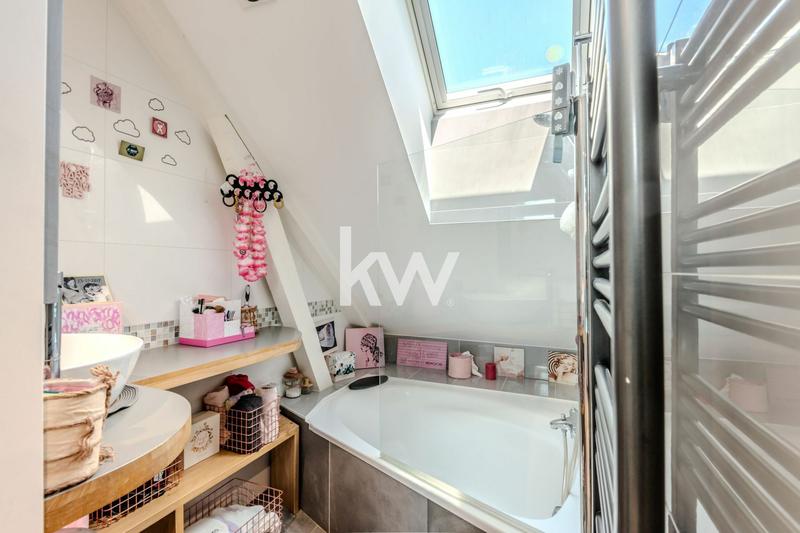 Maison - 262 m² - 8 pièces