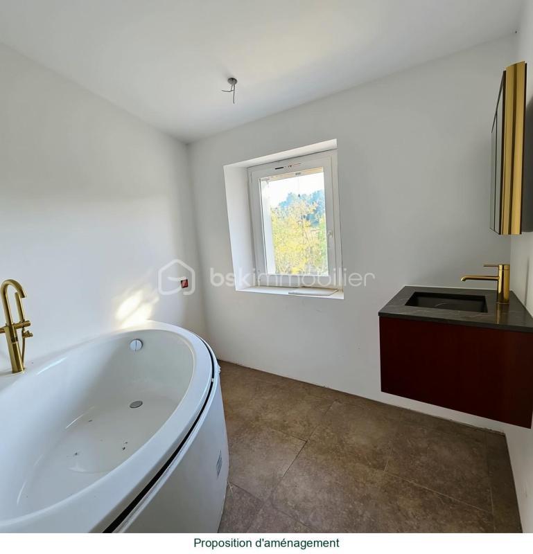 Maison - 300 m² - 9 pièces