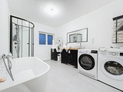 Appartement - 95 m² - 4 pièces