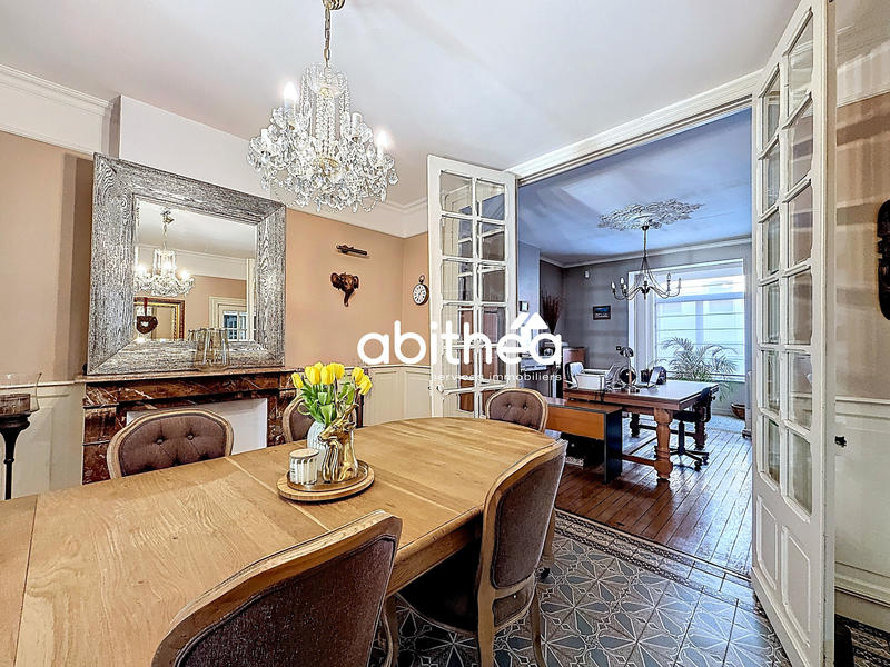 Maison - 224 m² - 6 pièces